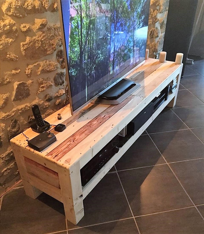 Eye Catching Ideas for Pallets TV Stands DIY Motive