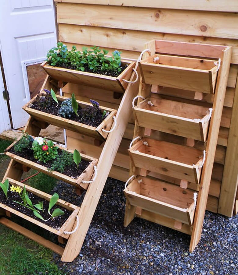 50 Decorative Ideas for Wood Pallet Planters Inspirationalz