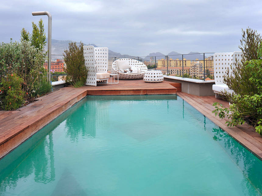 rooftop pool (2)