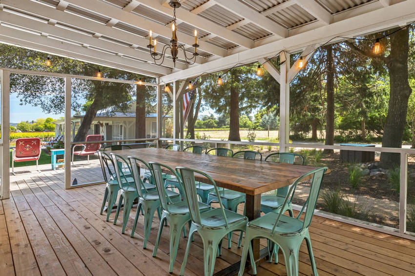Screened In Porch (3)