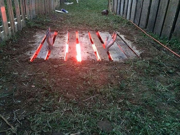 Wood Pallet Halloween Decoration Ideas (25)